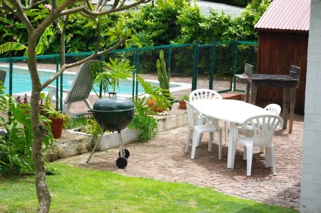 Aqua Marine Guest House Отели в г. Порт-Элизабет