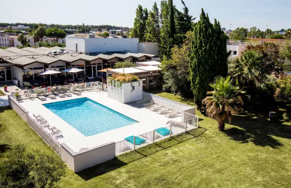 納博訥南部諾富特酒店