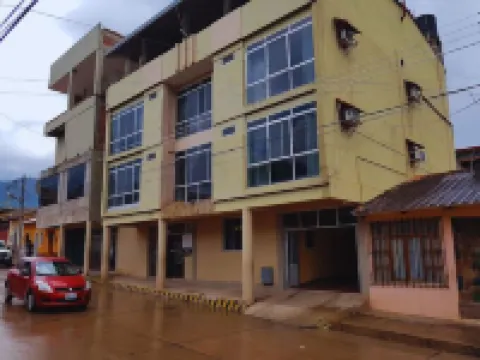 Jr Hotel Hoteles en Camiri