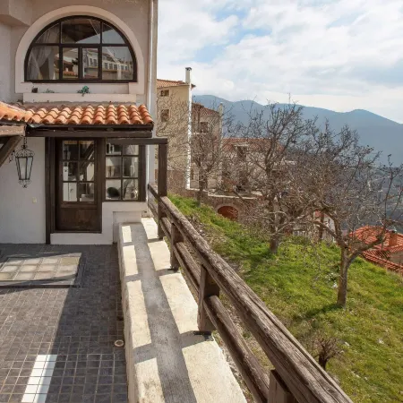 Arachova Nest in the Village