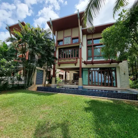 Amatapura Beachfront Villa 14