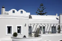 Pnoi Luxury Suites - Condos
