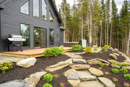 3BR Escape w/ Hot Tub + Grill + Fireplace