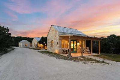 Hill Country Casitas Hôtels à : Dripping Springs