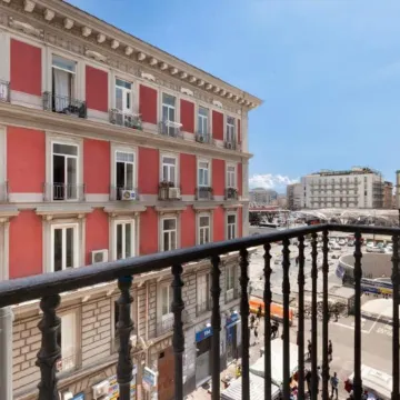 Rainbow Napoli Отели рядом с достопримечательностью «Центральный железнодорожный вокзал Неаполя»