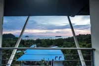El Faro Containers Beach Hotel - Mountain view