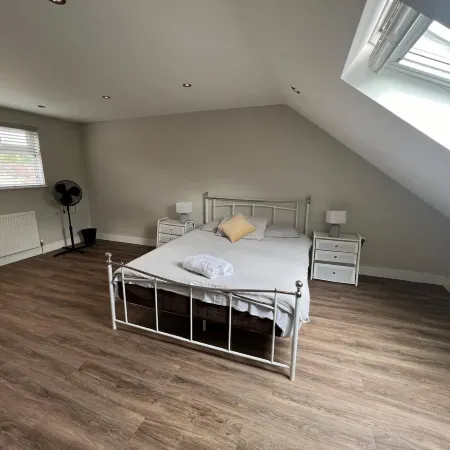 Relax & Recharge Two Bed Apartment - Family Friendly