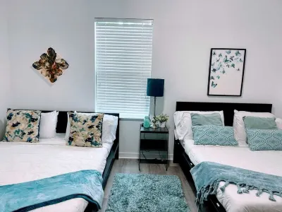 Spacious 5-bedroom house with AC and WiFi in charming Palmetto