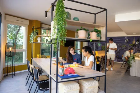 Apparteo Montpellier Отели в г. Жувиньяк