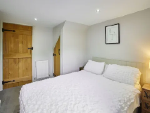 Host & Stay - Cote Hotels in Healey