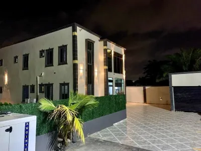 Northwold Hotel Hotels near The Qodesh