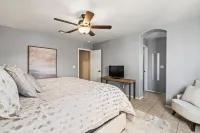 Serene Vacation Home - Trails, Golf & Dining!