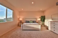 Roseville 5-Beds 3-Baths Family-Friendly Gem