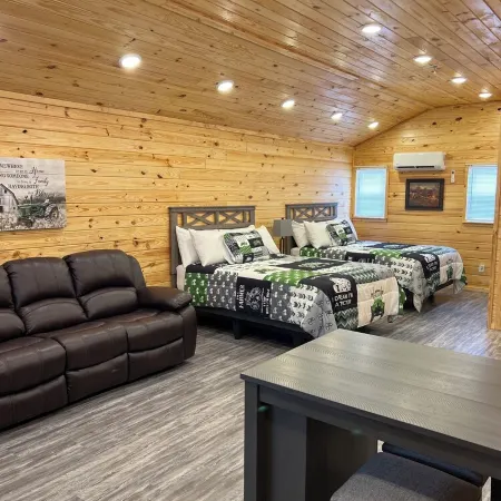 Cabin Unit 2 of 6 with 1 bedroom and WiFi, AC in serene Paige