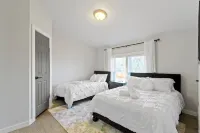 5 mins to Grand Park, 15 mins to Ruoff, pet-friendly, peaceful environment!