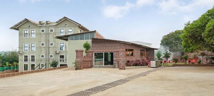 Treebo Vhyomaan Resort Hotels in Avakali