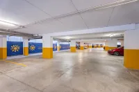 馬傑斯迪克帕拉斯酒店 - 停車場
