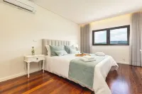 6-Bed House - Sleeps 12 - Pool, BBQ, Pool Table - Balkoner