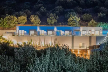 Deluxe Villa Polydoros