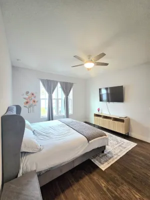 Brand new house with heated salt water pool. Perfect get away in Palm Coast Các khách sạn gần Fairways Condominium Associates
