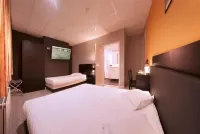 Alpha Hotel