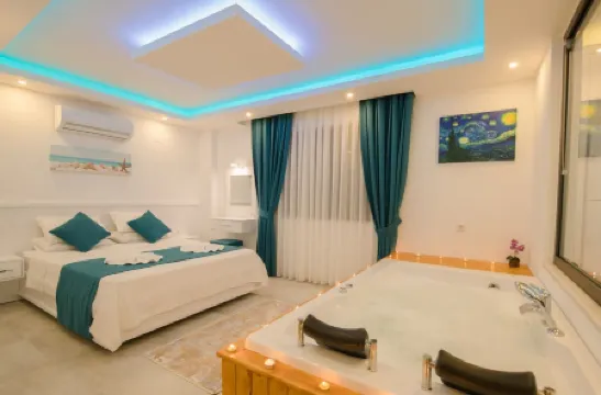 Mulberry Suit Aparts