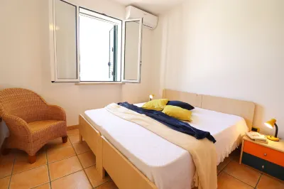 Casa La Perla in Castro sea view Hotels in Vignacastrisi