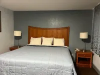 Holiday Motel - parking