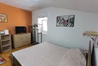 Cozy Studio Apartments with Terrace Near Kastela Promenade