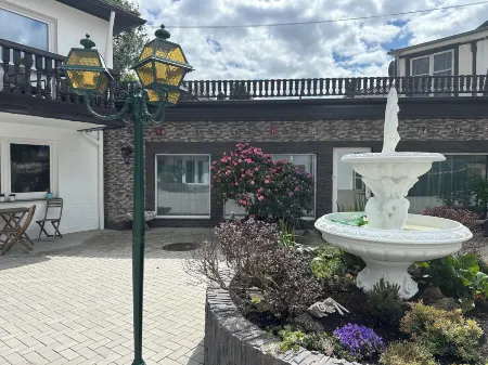 Hotel Waldberg Отели в г. Штольберг