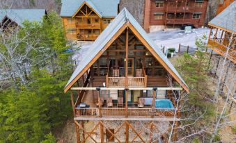 Annes Place by AvantStay Cozy Cabin with Hot Tub Games Near Dollywood Attractions