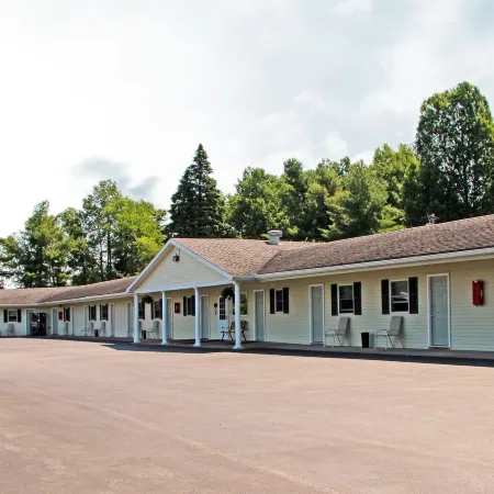 Potsdam Inn