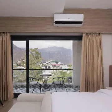 Hotel ECKO Tapovan by the Ganges