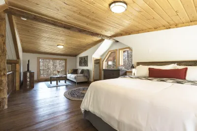 The Whitefish Trail Retreat - Incredible cabin with privacy close to Whitefish