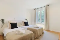 Duplex du Coderc (6 pers) Hotels near Mes Deux Mondes et l'ART