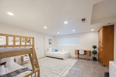 Peaceful Single Floor Home. BBALL Hoop . 4 TVs. Wifi. SF Bay Area Hotels near California State University, East Bay