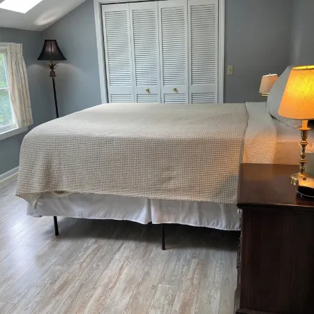 Cozy One Bedroom Apartment Centrally Located in Southbury