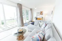 Watersedge Retreat Lake District views Pet friendly Hotels in Milnthorpe