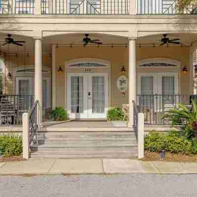Charming 4-Bedroom Luxury Home! Private Beach + Resort Pool Hotel Exterior