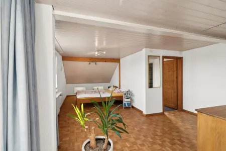 VK - VB - Zürich Airport - Homestay - Villa Bänikon Отели рядом с Аэропорт Цюрих