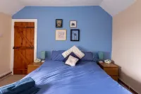 Beautiful 4 bedroom 19th Century Farmhouse Hotels in Mold