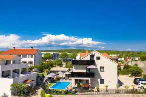 Villa LuiSole - Apartment °1 with heated saltwater pool, family-friendly