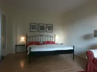 Charming apartment near Kudamm Schoneberg/쇤베르크 호텔