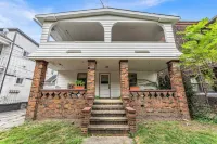 Quaint 2BR in Historical Little Italy