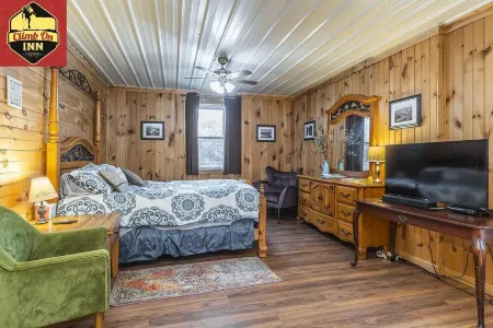 Climb On Inn~ Studio~ Naturally Gorgeous~Rock Climbing -Red River Gorge~Cozy