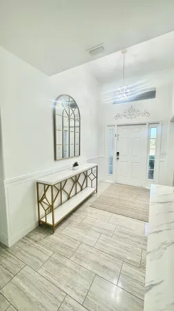 Beautiful Pet friendly 4BR Property W/Large fenced Backyard Centrally Located