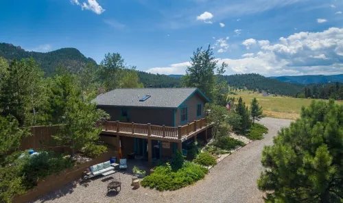 Cozy Rocky Mountain Escape • Unbeatable Views