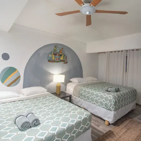 2 BDR - BEACHFRONT Cozy Apt