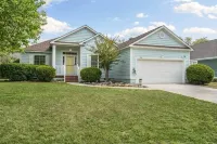 Welcome to Seashells and Sandtraps! The Perfect Oak Island Home w/ Golf Cart! Hotel a Caswell Beach