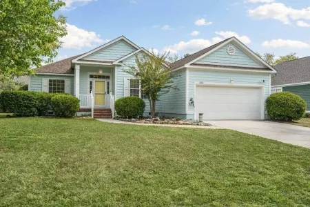 Welcome to Seashells and Sandtraps! The Perfect Oak Island Home w/ Golf Cart!